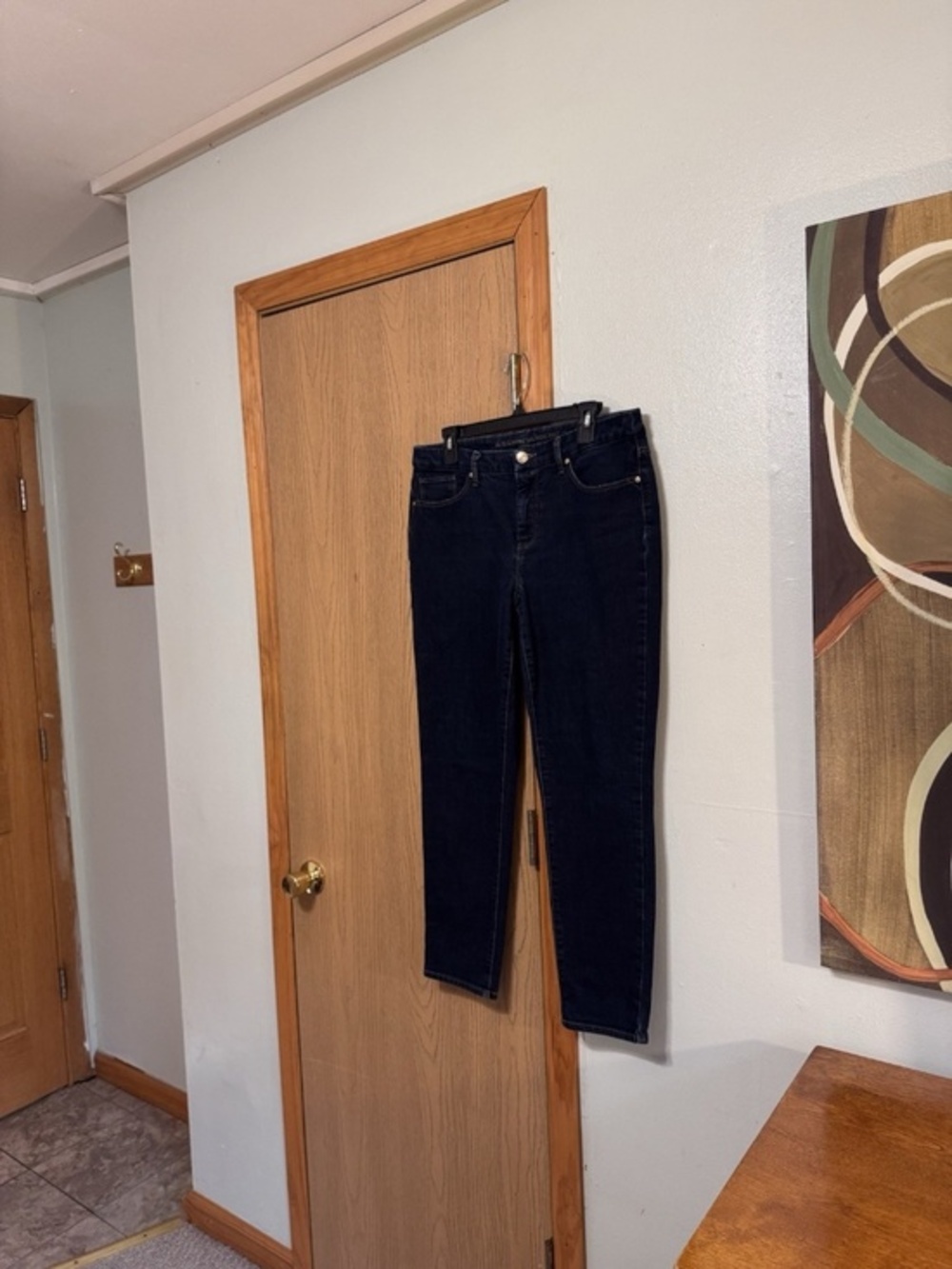 Chico's "So Slimming Girlfriend Ankle" Size 0.5 (6) Dark Wash Mid-Rise Jeans